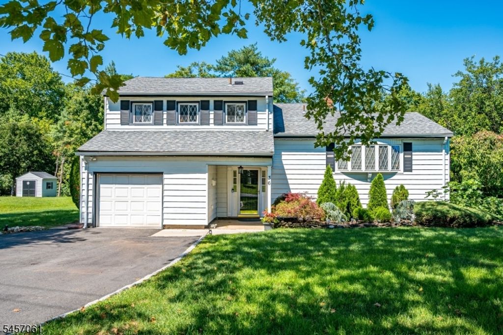 36 Foxwood Dr, Franklin Twp., NJ 08873 — exterior