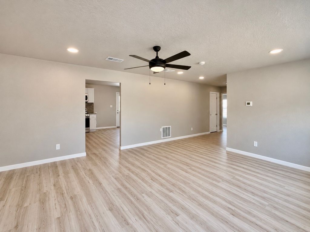 6614 Bridges Avenue, Richland Hills, TX 76118 — photo 4