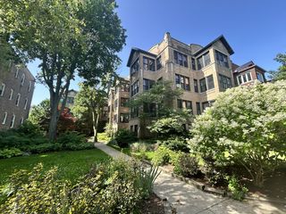 1065 W North Shore Avenue 2, Chicago, IL 60626