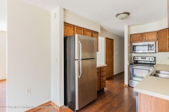 2925 Staten Avenue 7, Lansing, MI 48910