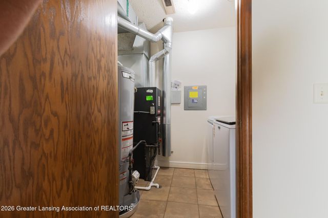 2925 Staten Avenue 7, Lansing, MI 48910