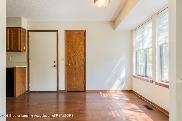 2925 Staten Avenue 7, Lansing, MI 48910
