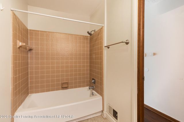 2925 Staten Avenue 7, Lansing, MI 48910