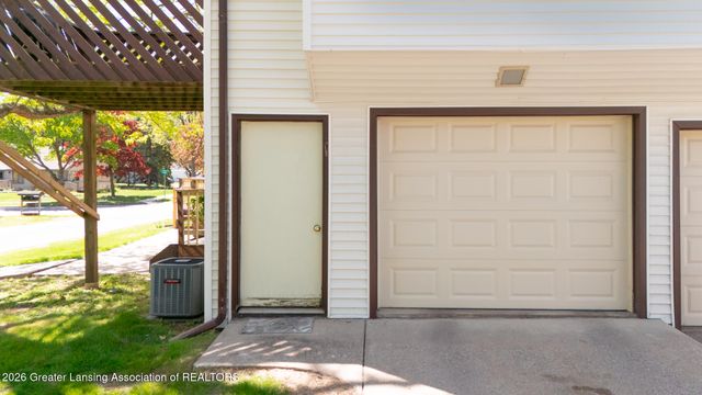 2925 Staten Avenue 7, Lansing, MI 48910