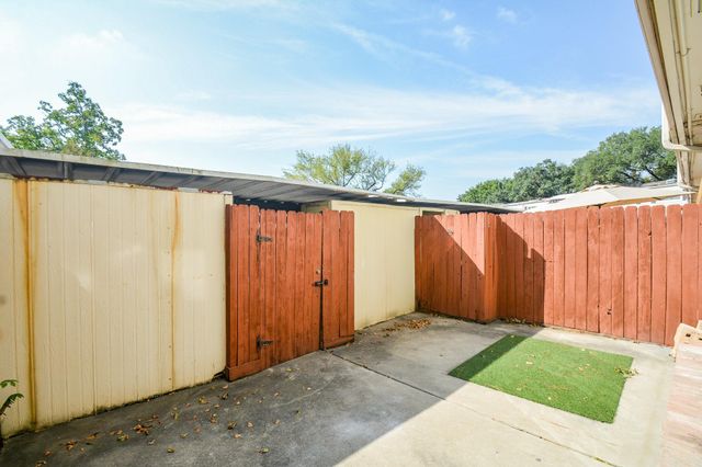 13282 Trail Hollow Drive, Houston, TX 77079