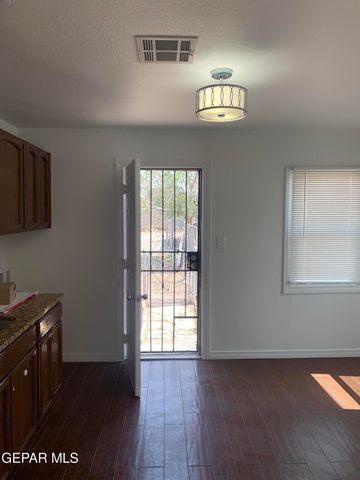 423 N CAROLINA Drive, El Paso, TX 79915