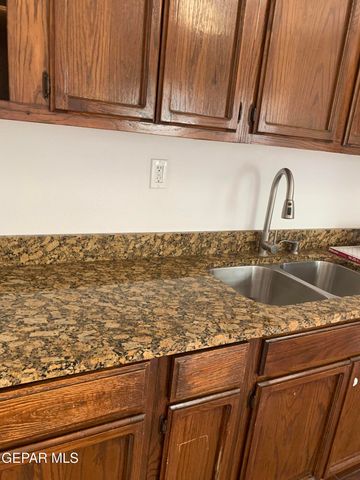 423 N CAROLINA Drive, El Paso, TX 79915