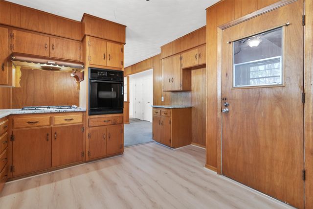 2711 W Morton Street, Denison, TX 75020