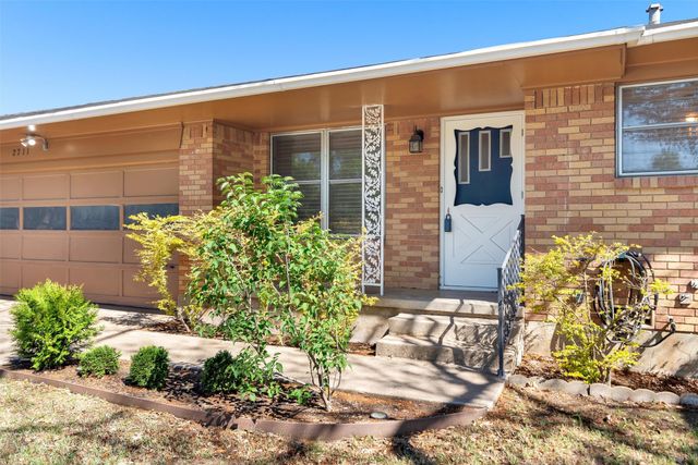 2711 W Morton Street, Denison, TX 75020