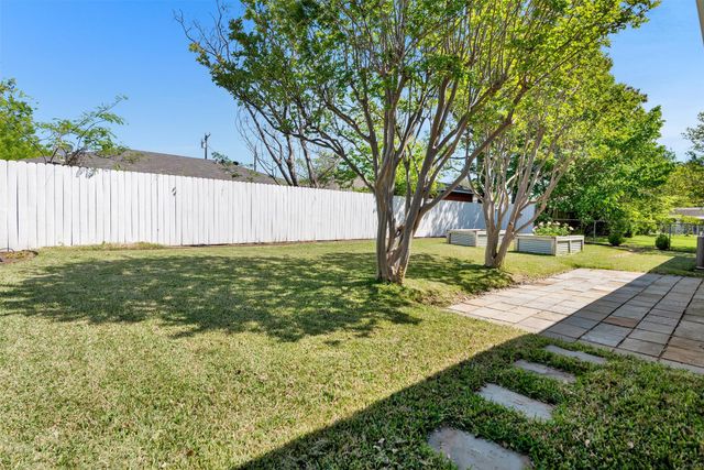 2711 W Morton Street, Denison, TX 75020