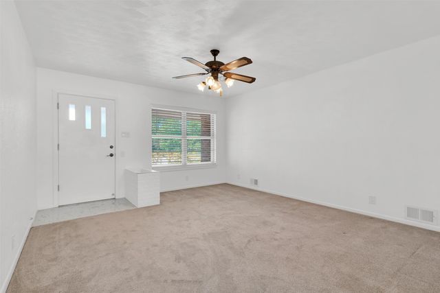 2711 W Morton Street, Denison, TX 75020