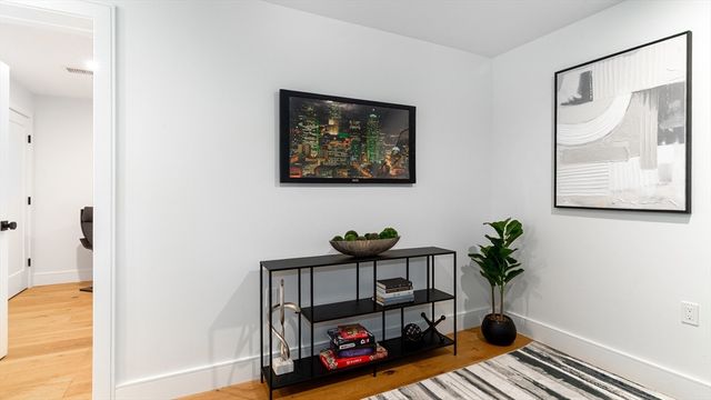 89 Cleveland St 89, Arlington, MA 02474