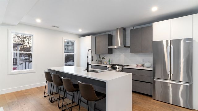 89 Cleveland St 89, Arlington, MA 02474