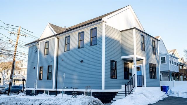 89 Cleveland St 89, Arlington, MA 02474
