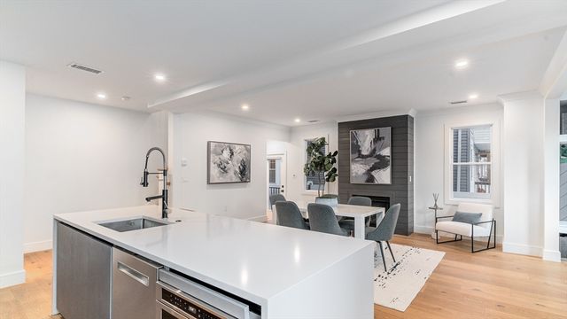 89 Cleveland St 89, Arlington, MA 02474