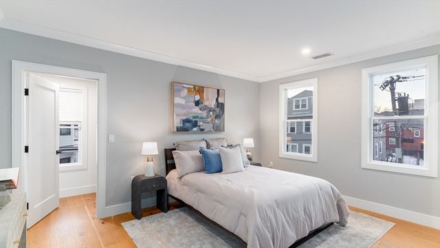 89 Cleveland St 89, Arlington, MA 02474