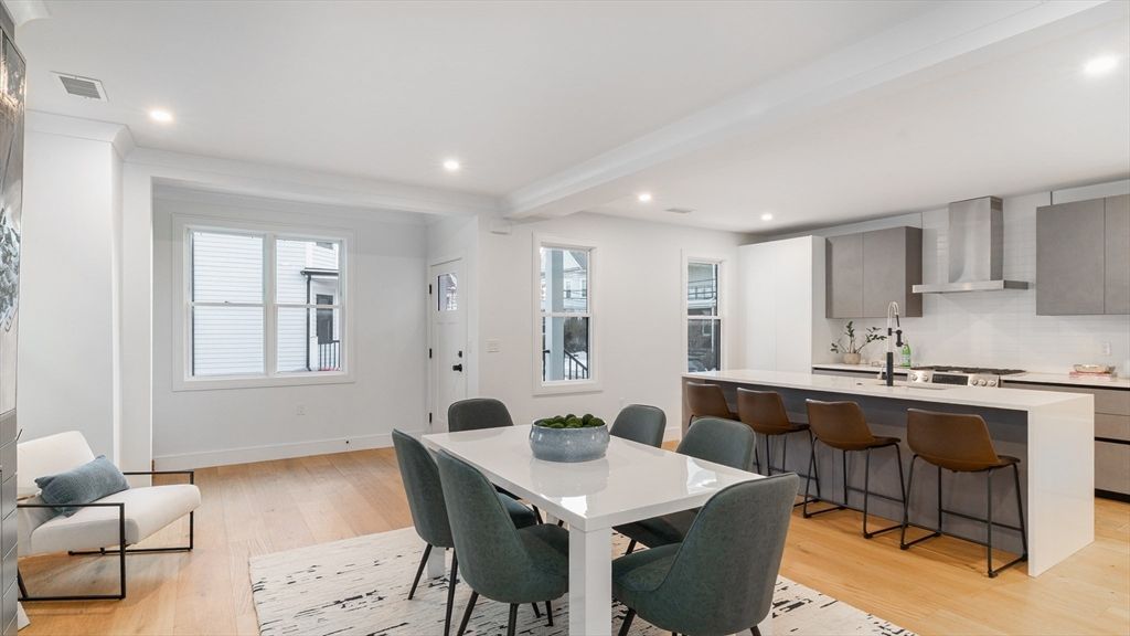 89 Cleveland St 89, Arlington, MA 02474