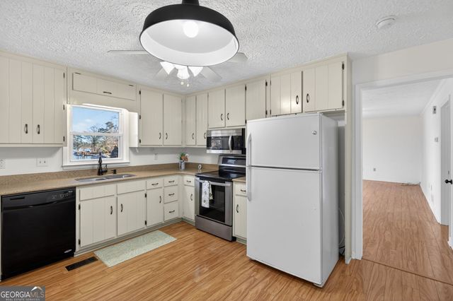 9018 Lakeview Parkway, Villa Rica, GA 30180