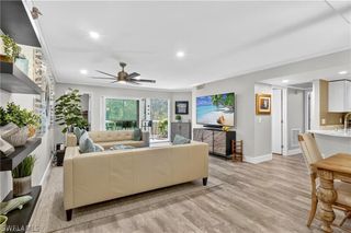 636 Wiggins Bay DR A14, Naples, FL 34110