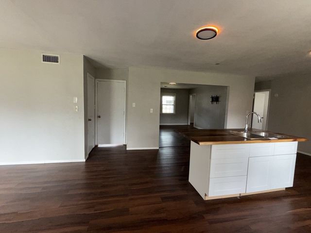 410 Lone Star Road, Trinidad, TX 75163