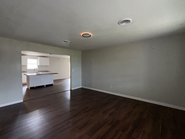 410 Lone Star Road, Trinidad, TX 75163