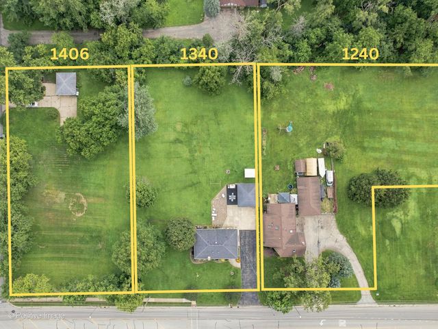 1340 83rd Street, Downers Grove, IL 60516