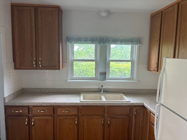 10 N Greenleaf Street, Gurnee, IL 60031