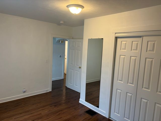 10 N Greenleaf Street, Gurnee, IL 60031