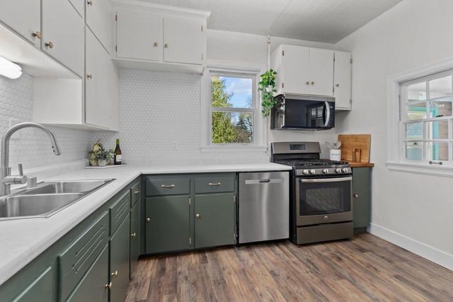 1224 EASTMAN STREET, Oshkosh, WI 54901
