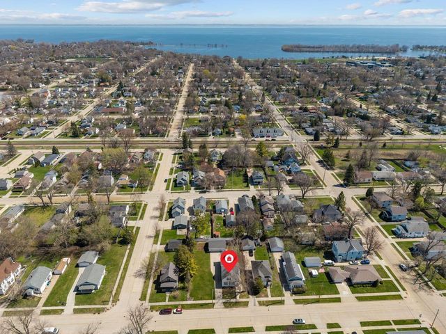 1224 EASTMAN STREET, Oshkosh, WI 54901