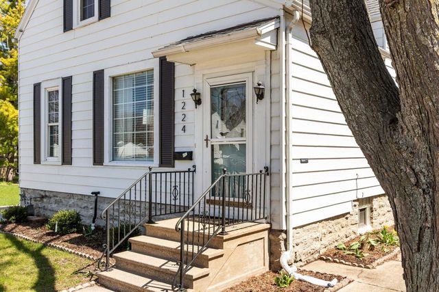 1224 EASTMAN STREET, Oshkosh, WI 54901