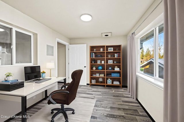 11448 W Meadowview Ln, Nine Mile, WA 99026
