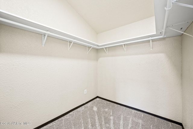 11448 W Meadowview Ln, Nine Mile, WA 99026