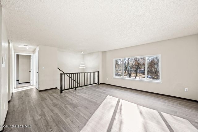 11448 W Meadowview Ln, Nine Mile, WA 99026