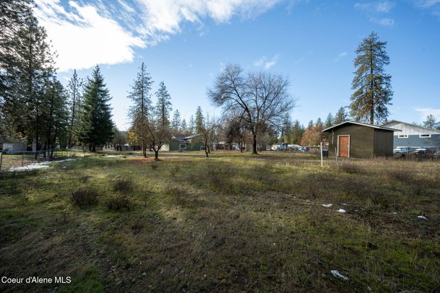 11448 W Meadowview Ln, Nine Mile, WA 99026