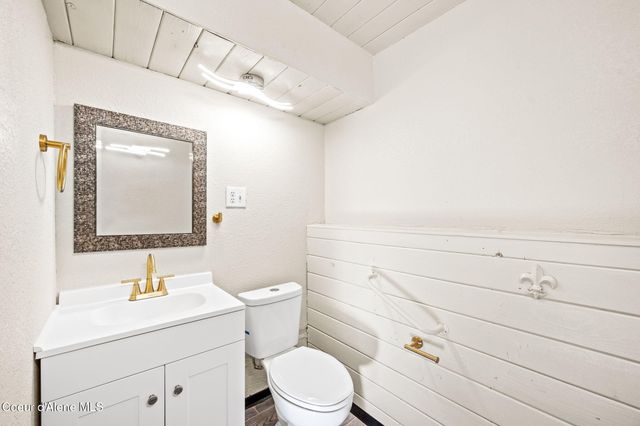 11448 W Meadowview Ln, Nine Mile, WA 99026