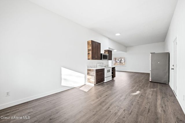 11448 W Meadowview Ln, Nine Mile, WA 99026