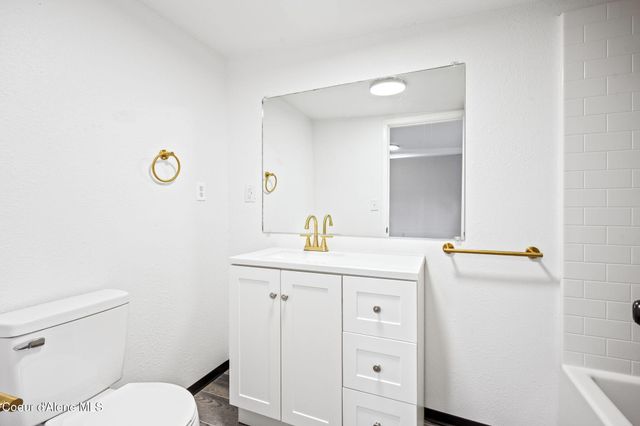11448 W Meadowview Ln, Nine Mile, WA 99026