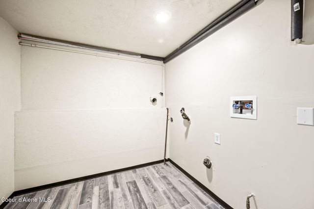11448 W Meadowview Ln, Nine Mile, WA 99026