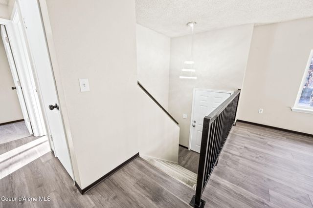 11448 W Meadowview Ln, Nine Mile, WA 99026
