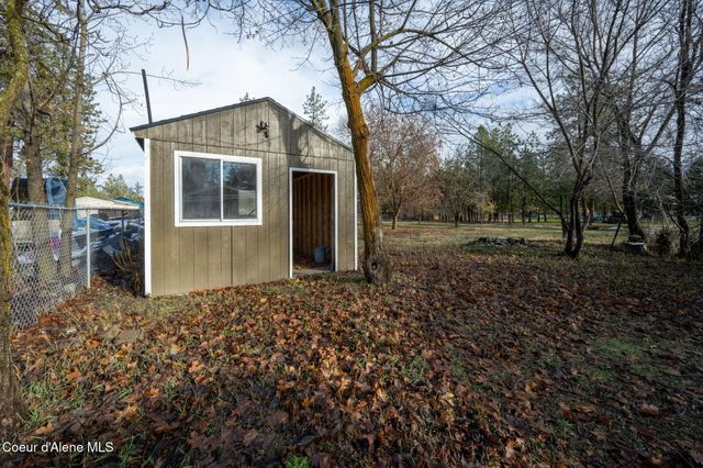 11448 W Meadowview Ln, Nine Mile, WA 99026