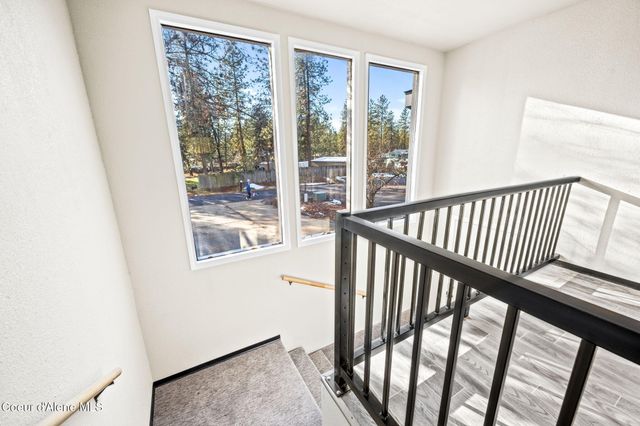 11448 W Meadowview Ln, Nine Mile, WA 99026