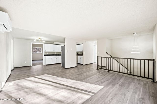 11448 W Meadowview Ln, Nine Mile, WA 99026
