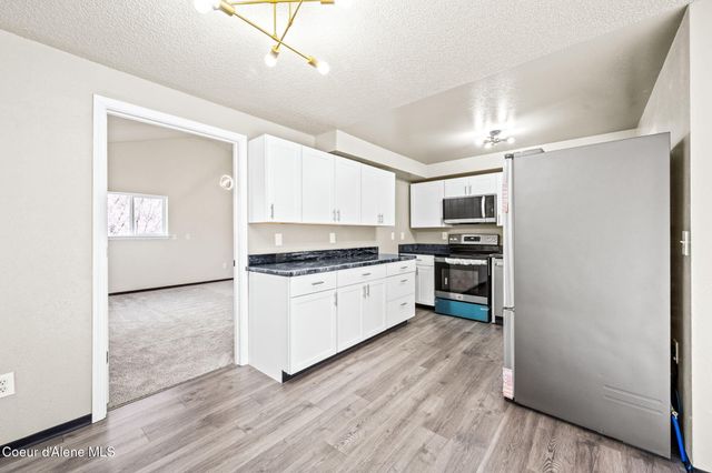 11448 W Meadowview Ln, Nine Mile, WA 99026