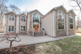 35 Waughaw Rd, Montville Twp., NJ 07082