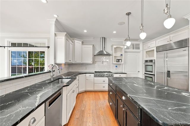 294 North Rockingham, Amherst, NY 14228