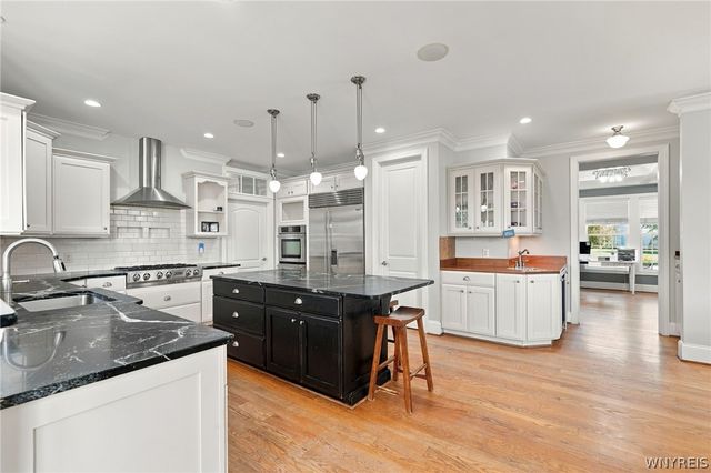 294 North Rockingham, Amherst, NY 14228