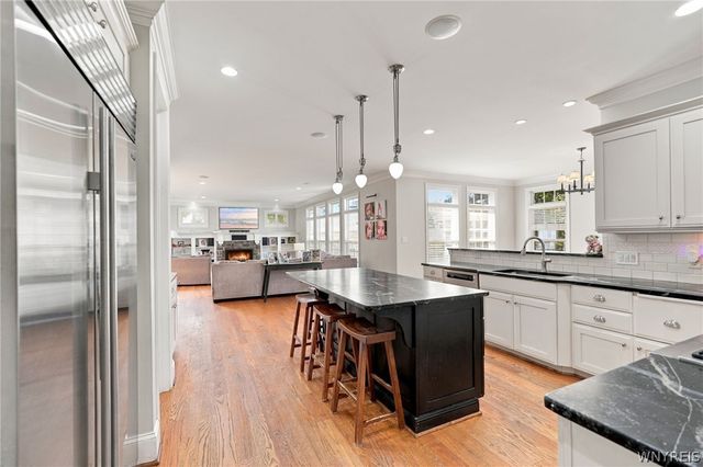 294 North Rockingham, Amherst, NY 14228