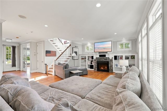 294 North Rockingham, Amherst, NY 14228