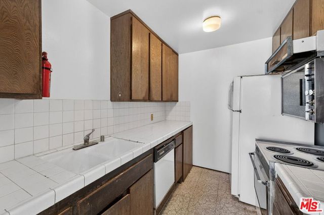 100 S Doheny Drive 719, Los Angeles, CA 90048